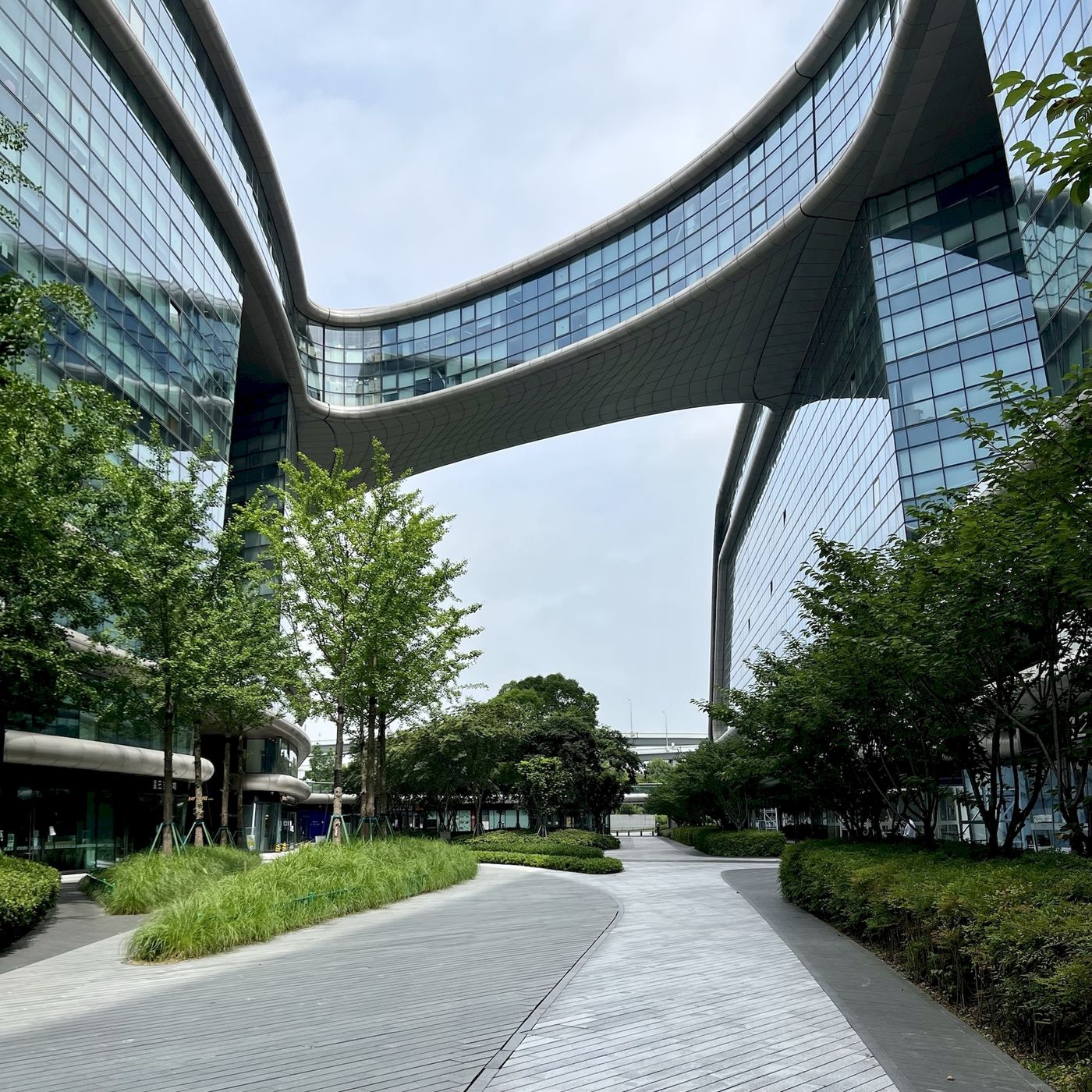 上海团队案例配图，城市建筑素材示意